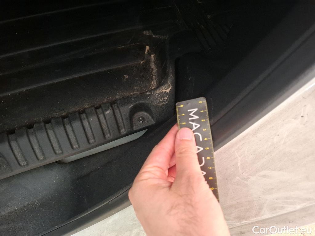  Peugeot  208 PEUGEOT  Affaire / 2015 / 5P / Berline BlueHDi 100 S&S PREMIUM PACK #14