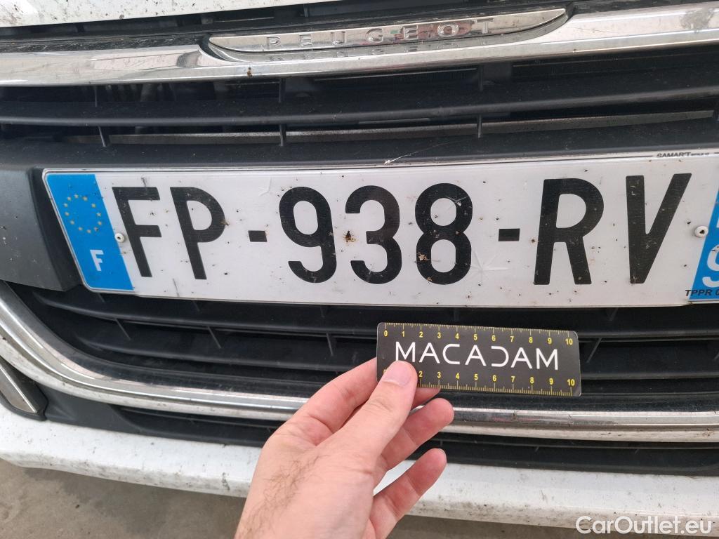  Peugeot  208 PEUGEOT  Affaire / 2015 / 5P / Berline BlueHDi 100 S&S PREMIUM PACK #36