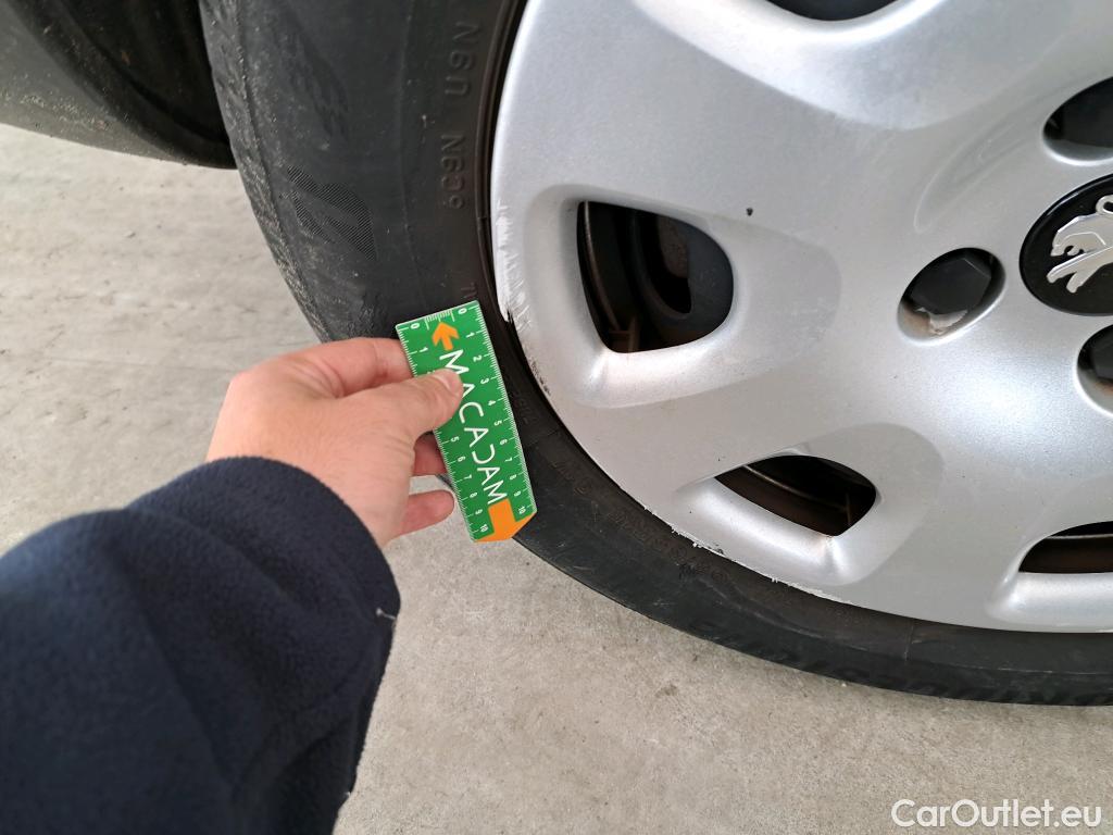  Peugeot  Partner  L1 Premium Pack 1.6 HDi 75CV BVM5 E6 #2