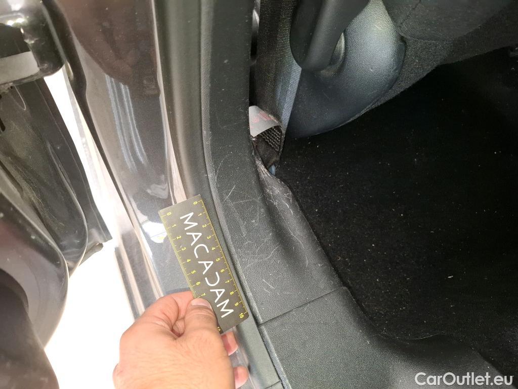  Peugeot  208  Affaire Premium 1.5 HDi 100CV BVM5 E6dT #91