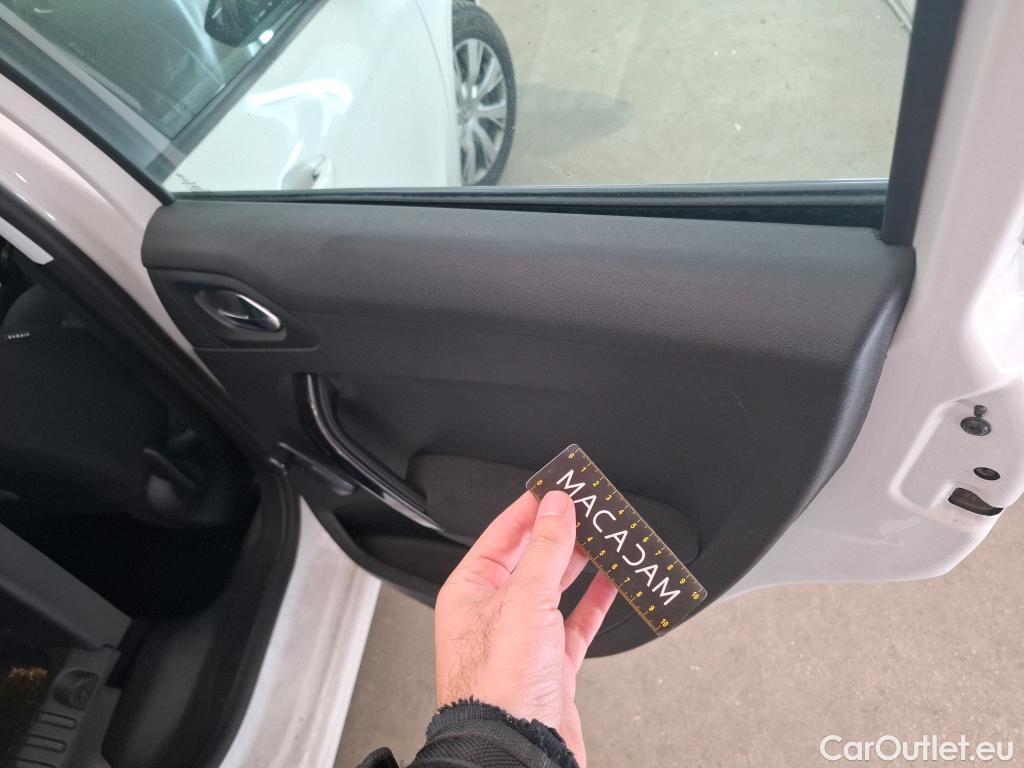  Peugeot  208 PEUGEOT  Affaire / 2015 / 5P / Berline BlueHDi 100 S&S PREMIUM PACK #16