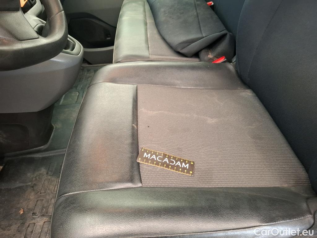  Opel  Vivaro OPEL  / 2019 / 4P / Fourgon tôlé 1.5 Diesel 120 ch L1 Pack Clim #19