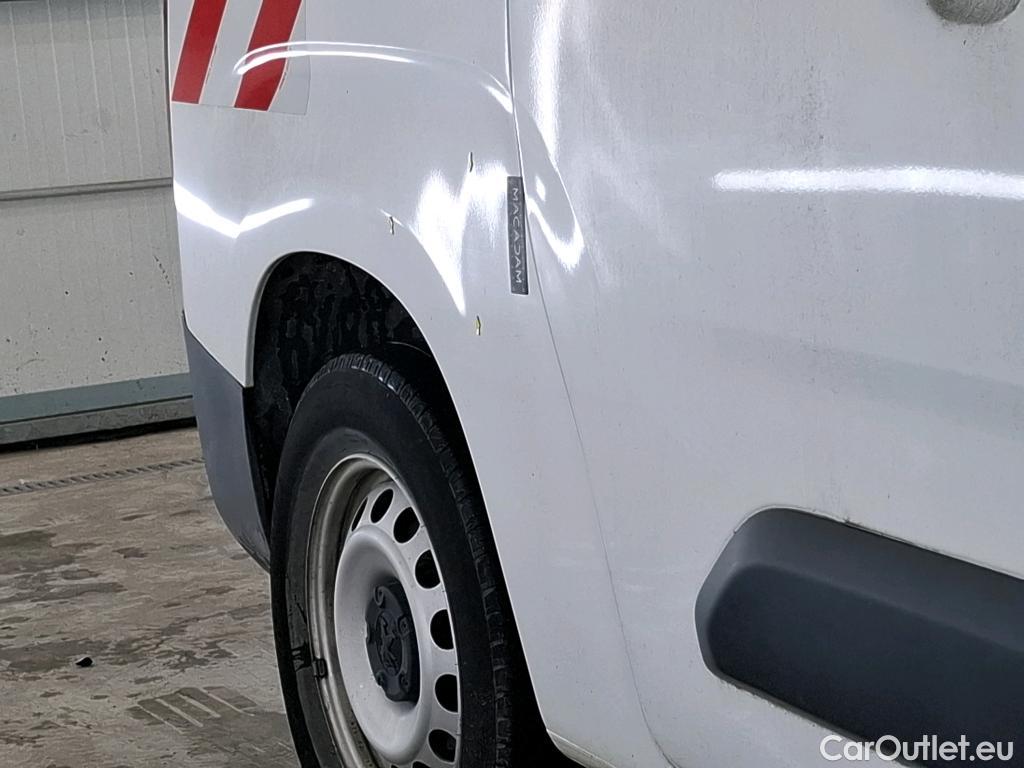  Peugeot  Partner PEUGEOT  VU 4p Fourgonnette BLUEHDI 100 S&S 950KG LONG GRIP #11