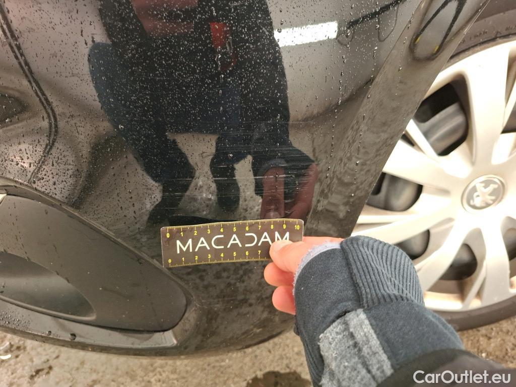  Peugeot  208  Affaire Premium Pack 1.6 HDi 75CV BVM5 E6 #4