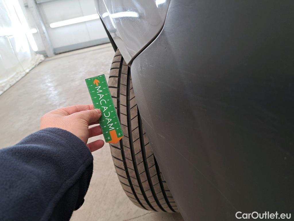  Renault  Kangoo RENAULT  Express / 2013 / 4P / Fourgonnette Grand Confort TCe 115 EDC #36