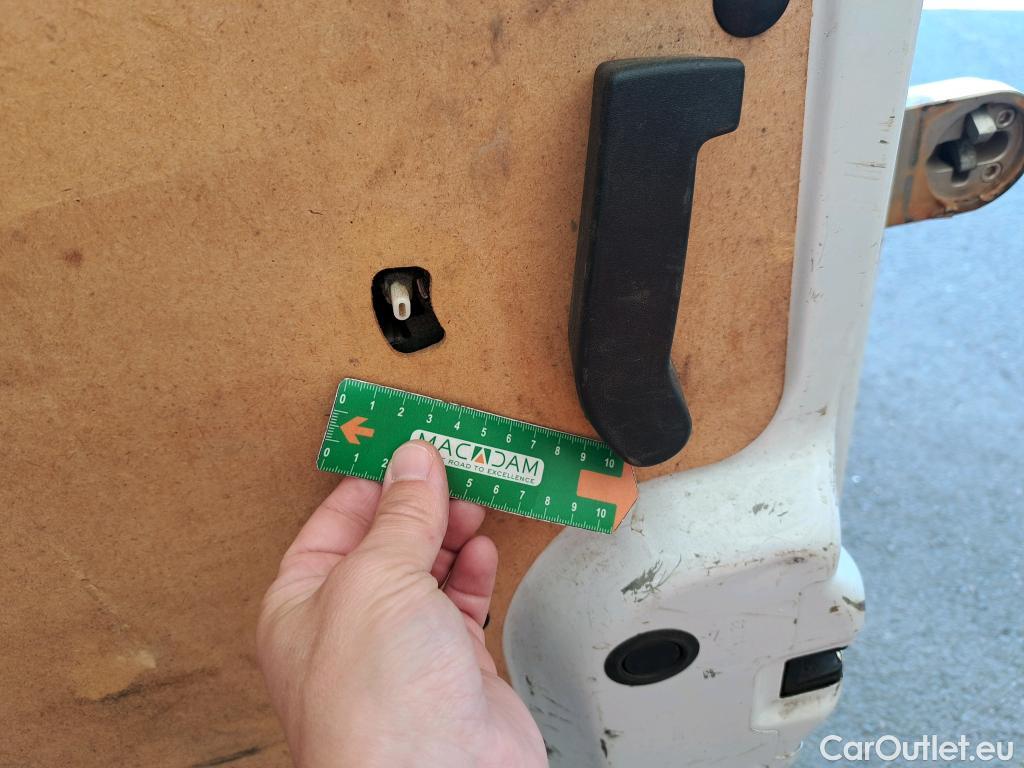  Renault  Master  III Fourgon L3H2 3 5 Grand Confort dCi 145CV BVM6 E6 #29