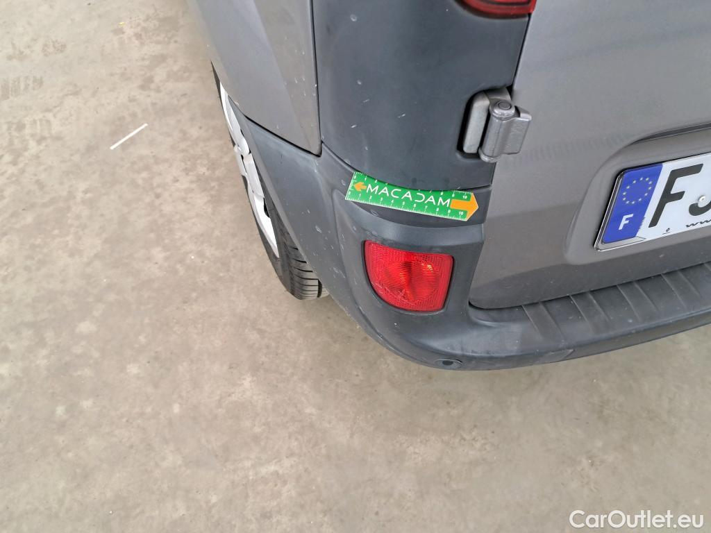  Renault  Kangoo RENAULT  Express / 2013 / 4P / Fourgonnette Grand Confort TCe 115 EDC #59