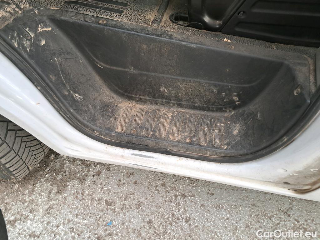  Renault  Master  III Fourgon L3H2 3 5 Grand Confort dCi 145CV BVM6 E6 #11