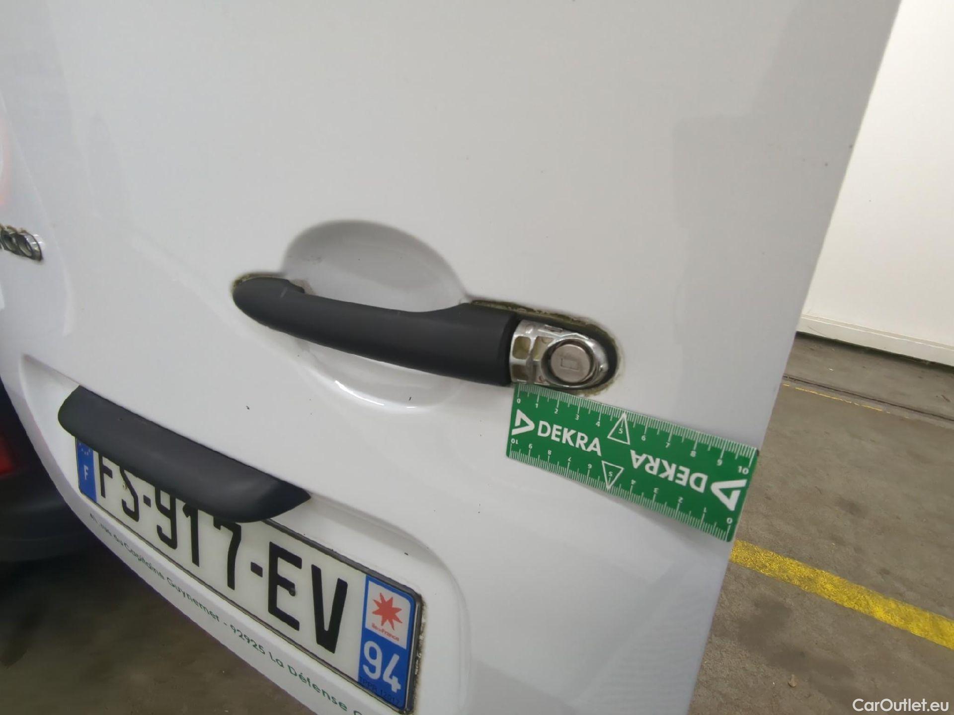  Renault  EXPRESS RENAULT Kangoo  / 2013 / 4P / Fourgonnette Grand Confort - Blue dCi 95 #22