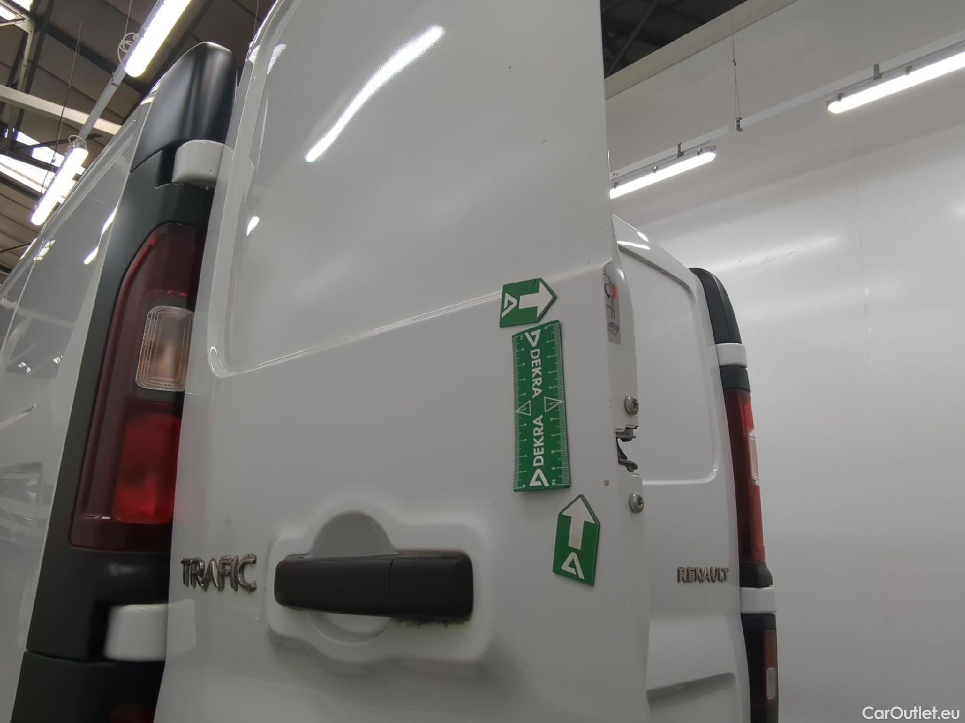  Renault  Trafic RENAULT  VU 4p Fourgon FG GCF L1H1 1000 dCi 95 E6 #40