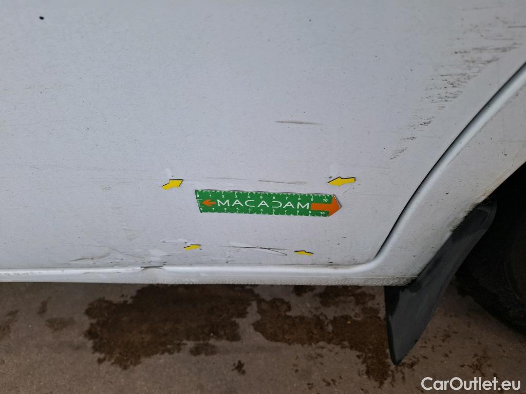  Renault  Master  III Fourgon L2H2 3 5 Grand Confort dCi #29