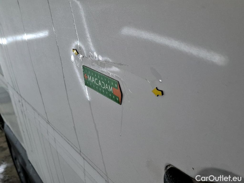  Renault  Master  III Fourgon L2H2 3 5 Grand Confort dCi #2