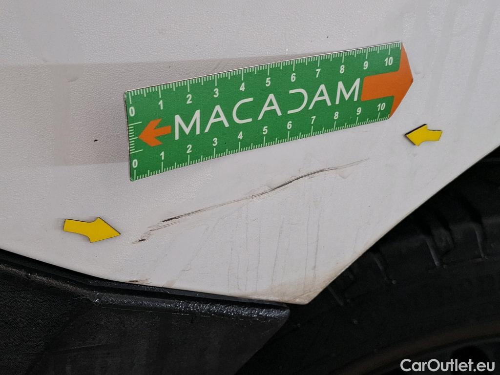  Renault  Master  III Fourgon L2H2 3 5 Grand Confort dCi #56