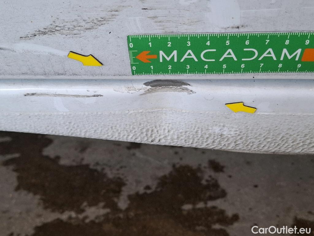  Renault  Master  III Fourgon L2H2 3 5 Grand Confort dCi #50