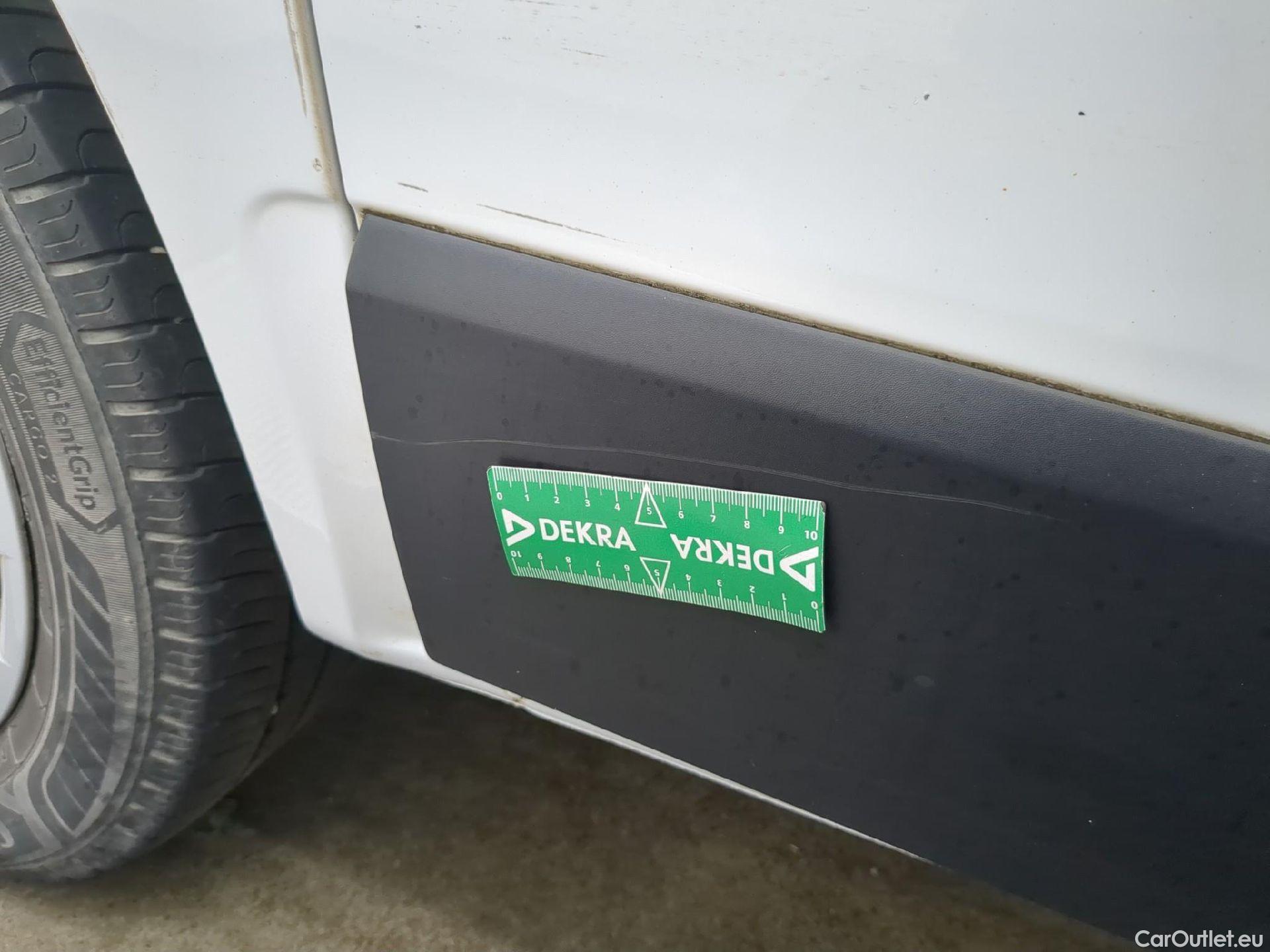  Renault  Trafic RENAULT  VU 4p Fourgon FG GCF L1H1 1000 dCi 95 E6 #11