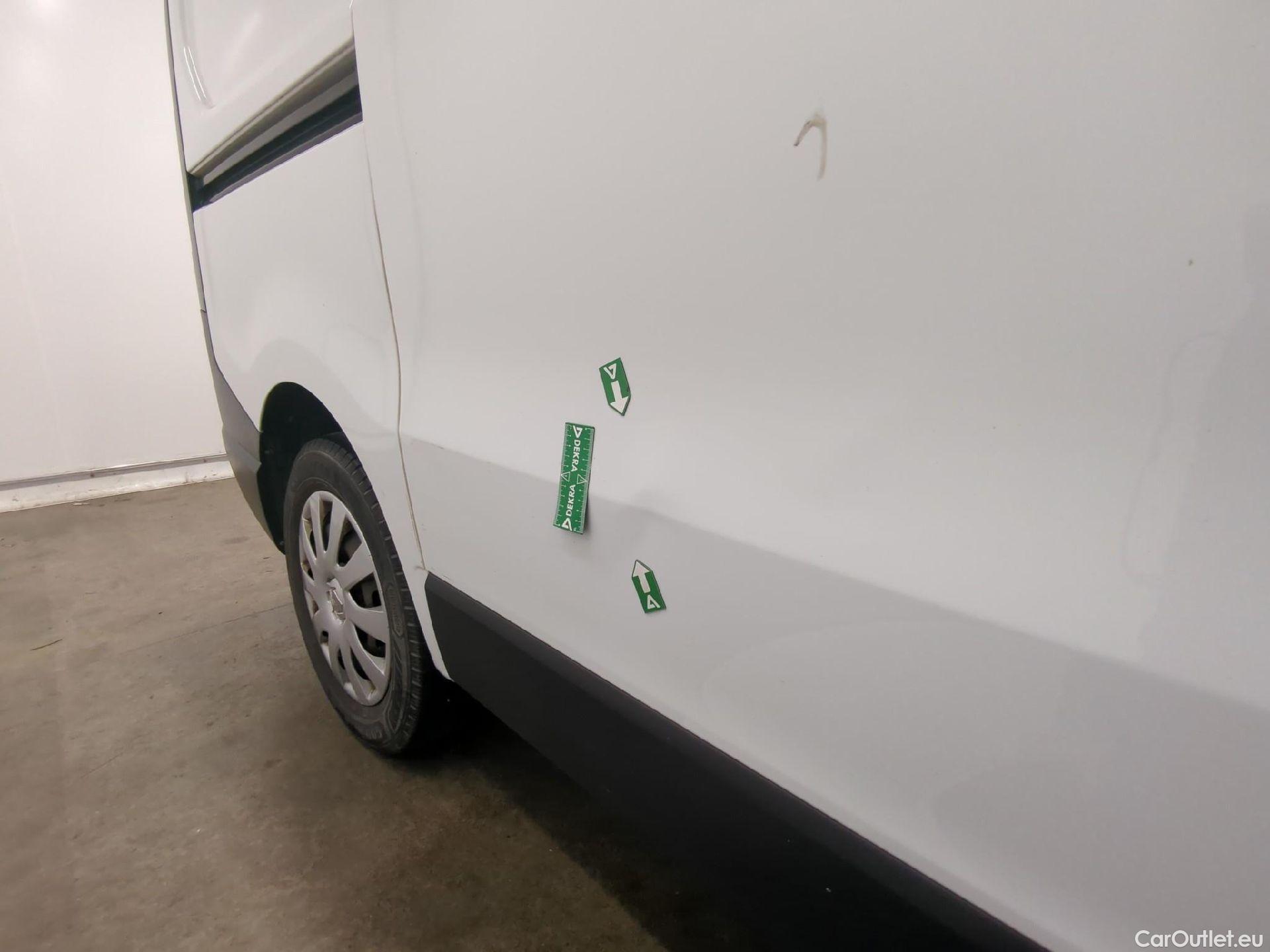  Renault  Trafic RENAULT  VU 4p Fourgon FG GCF L1H1 1000 dCi 95 E6 #16