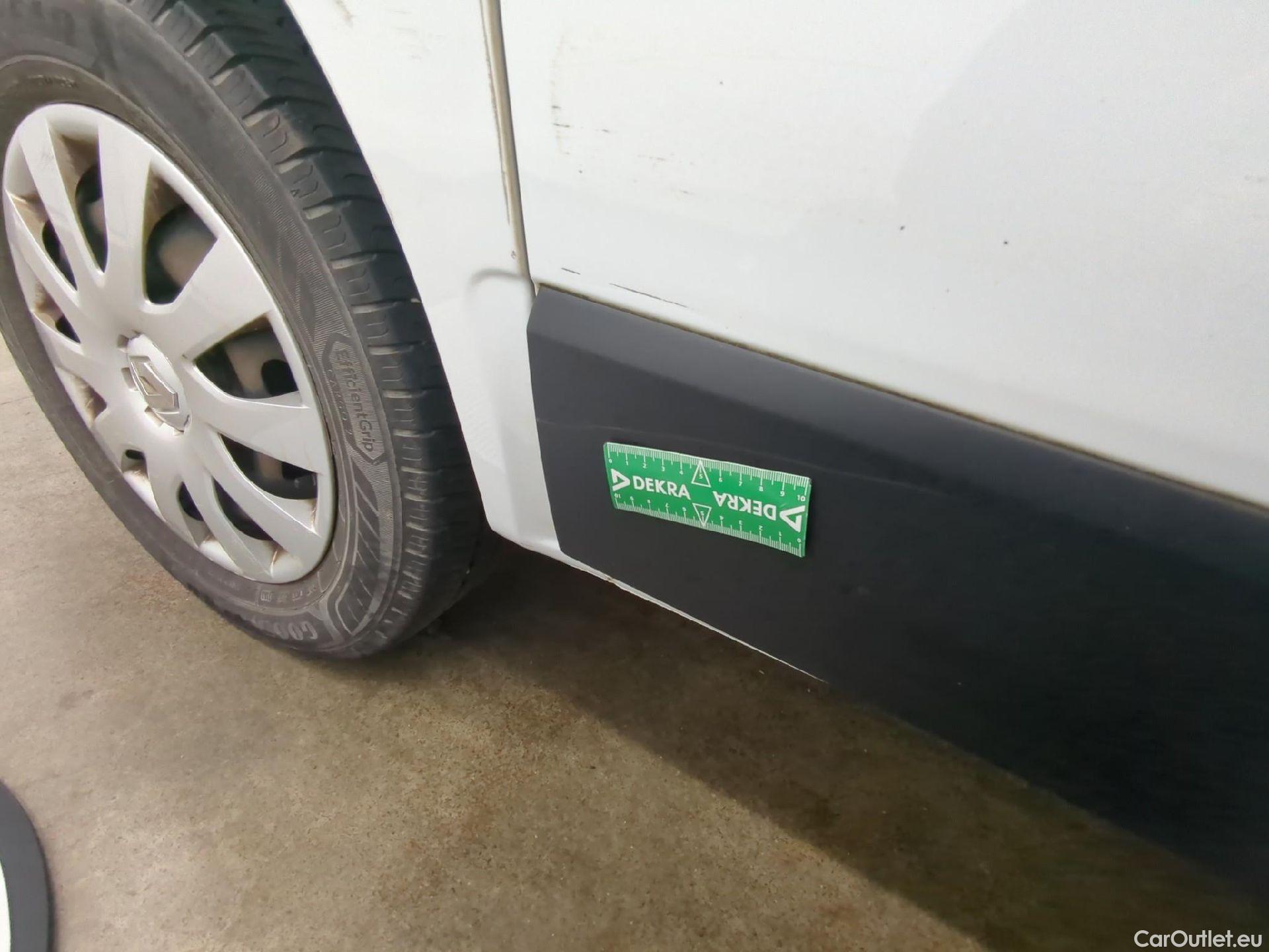  Renault  Trafic RENAULT  VU 4p Fourgon FG GCF L1H1 1000 dCi 95 E6 #12