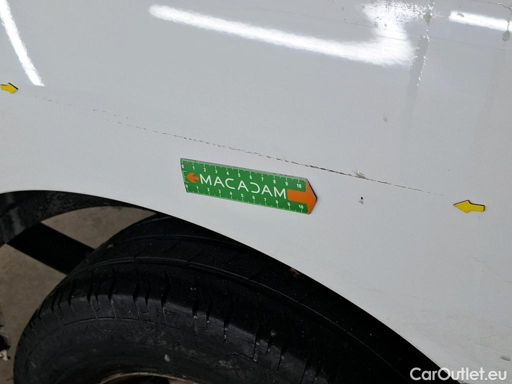  Renault  Master  III Fourgon L2H2 3 5 Grand Confort dCi #52