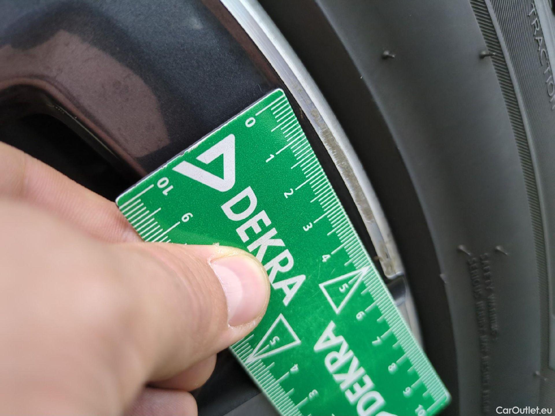  Bmw  Serie 3 Série 3 Berline 318 d Lounge 2.0 150CV BVA8 E6d #7