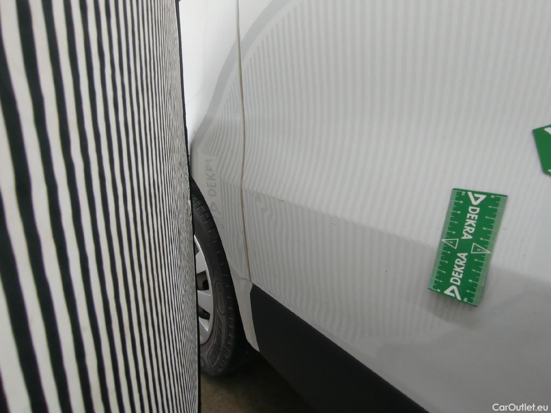  Renault  Trafic RENAULT  VU 4p Fourgon FG GCF L1H1 1000 dCi 95 E6 #13