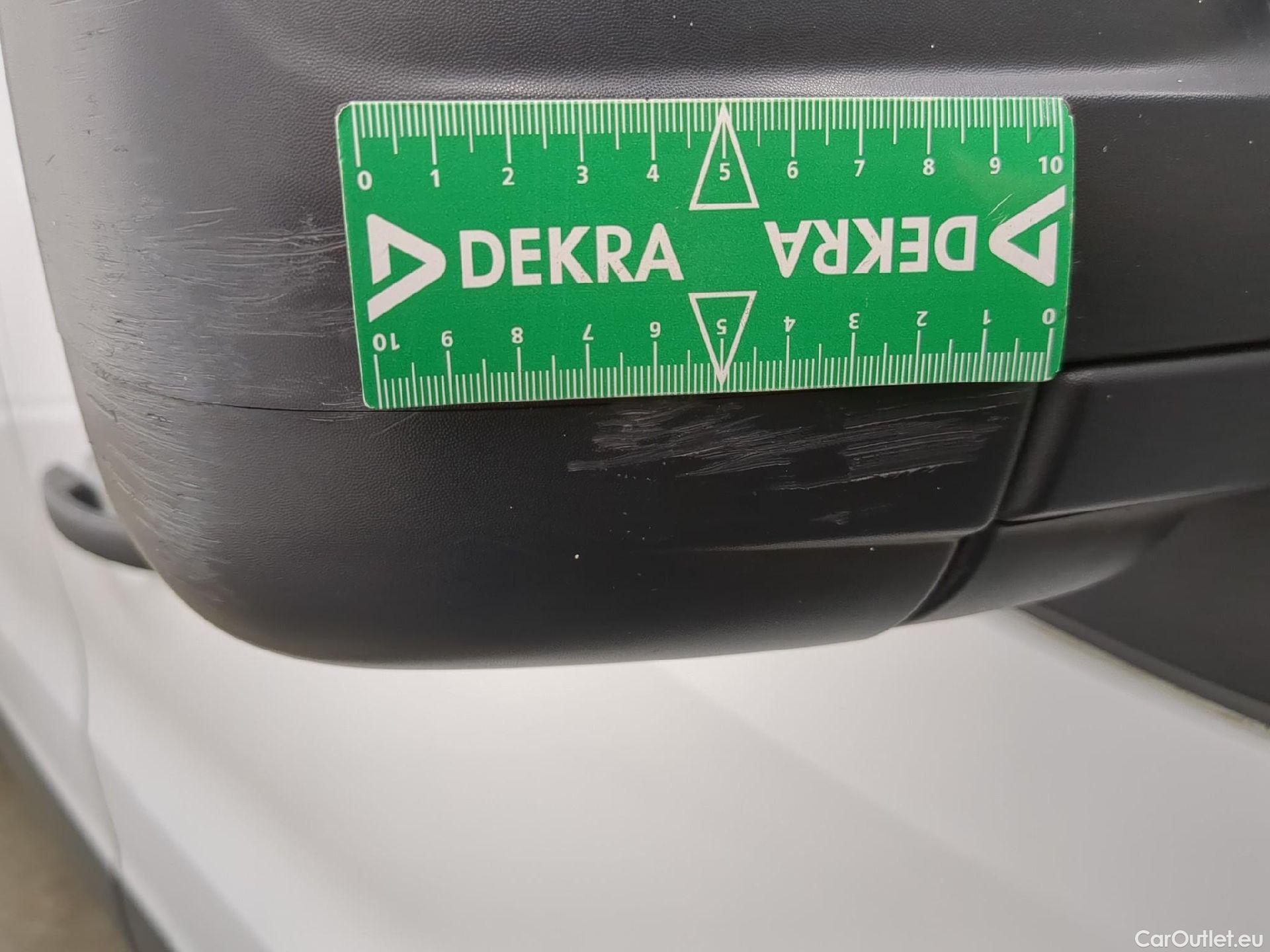  Renault  Trafic RENAULT  VU 4p Fourgon FG GCF L1H1 1000 dCi 95 E6 #23