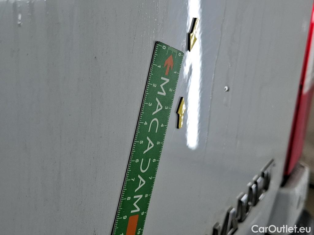  Renault  Master  III Fourgon L2H2 3 5 Grand Confort dCi #12