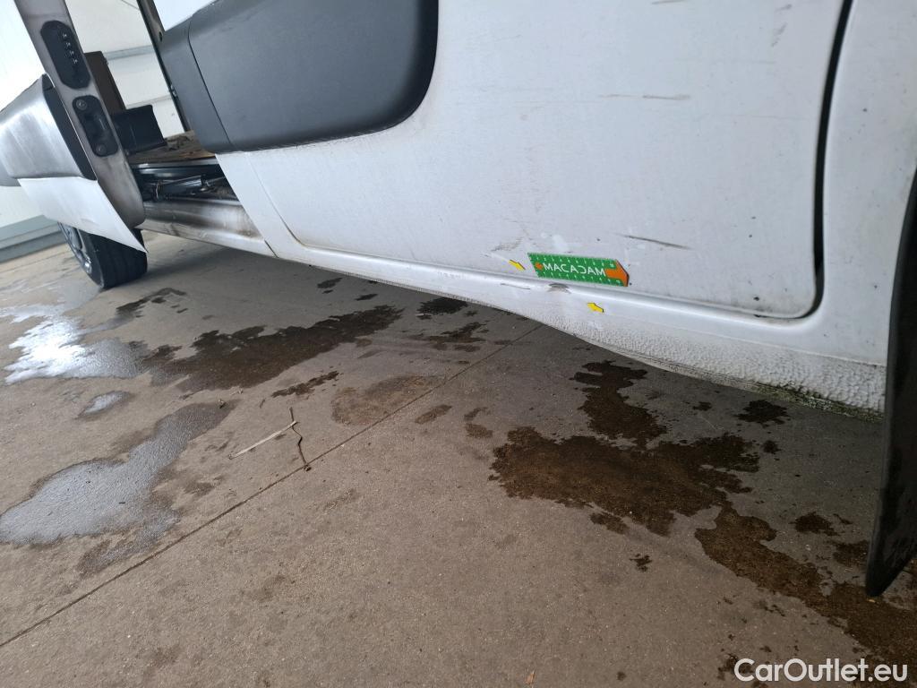  Renault  Master  III Fourgon L2H2 3 5 Grand Confort dCi #49