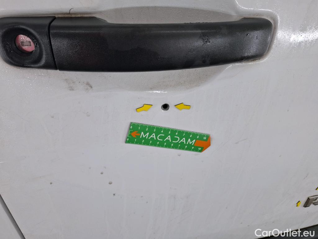  Renault  Master  III Fourgon L2H2 3 5 Grand Confort dCi #13