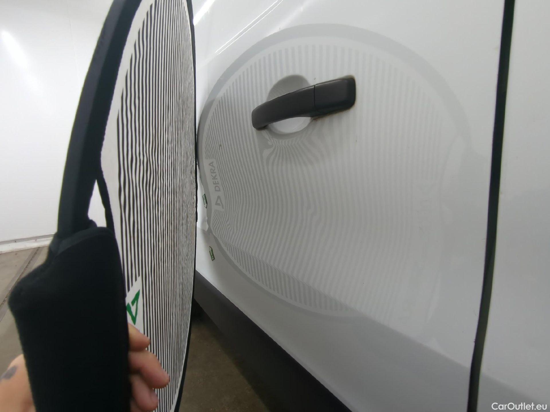  Renault  Trafic RENAULT  VU 4p Fourgon FG GCF L1H1 1000 dCi 95 E6 #17