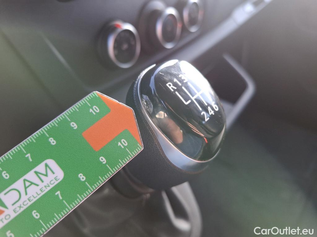  Renault  Master  Fourgon L3H2 3 5 Grand Confort dCi 135CV BVM6 E6dT 7 PLACES #29