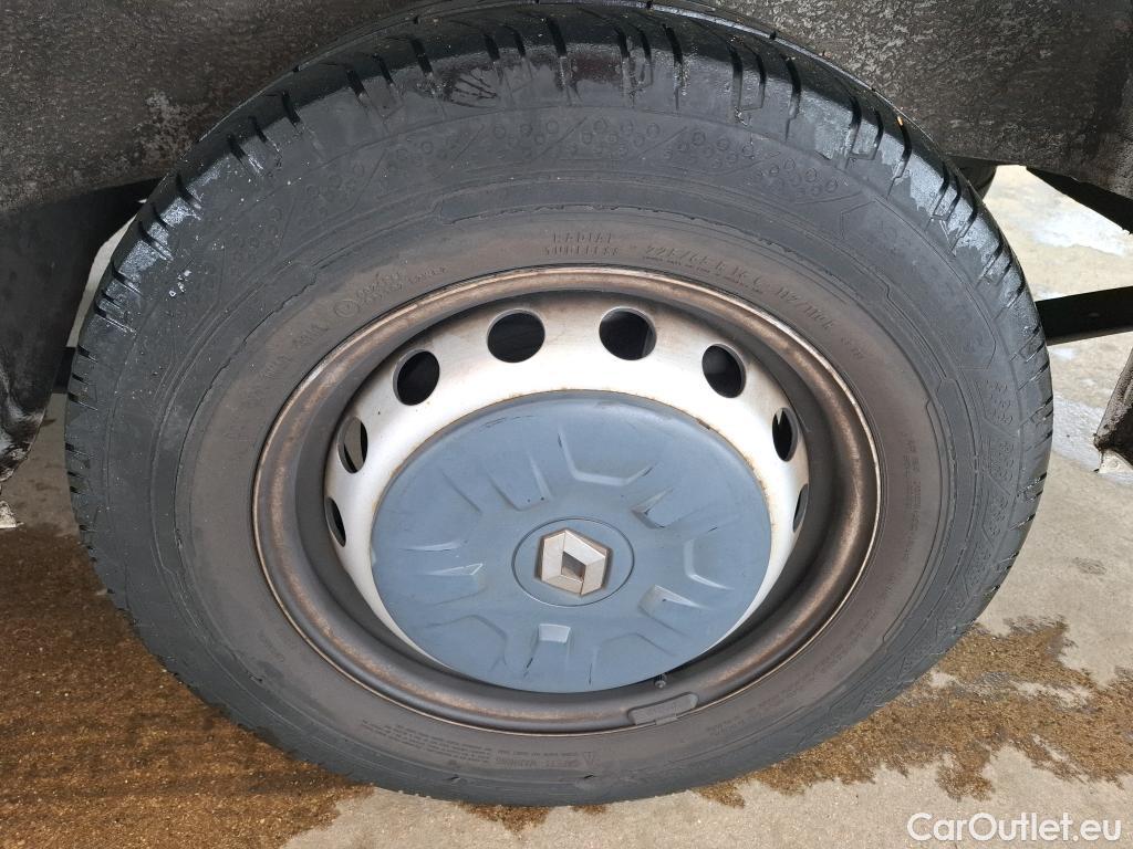  Renault  Master  III Fourgon L2H2 3 5 Grand Confort dCi #36