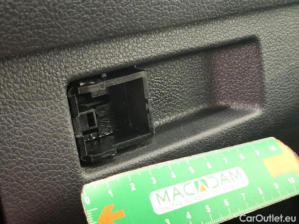  Volkswagen  Caddy VOLKSWAGEN  Van VU 4p Fourgonnette 1.4 TGI GNV 110 DGS6 Business Line #11