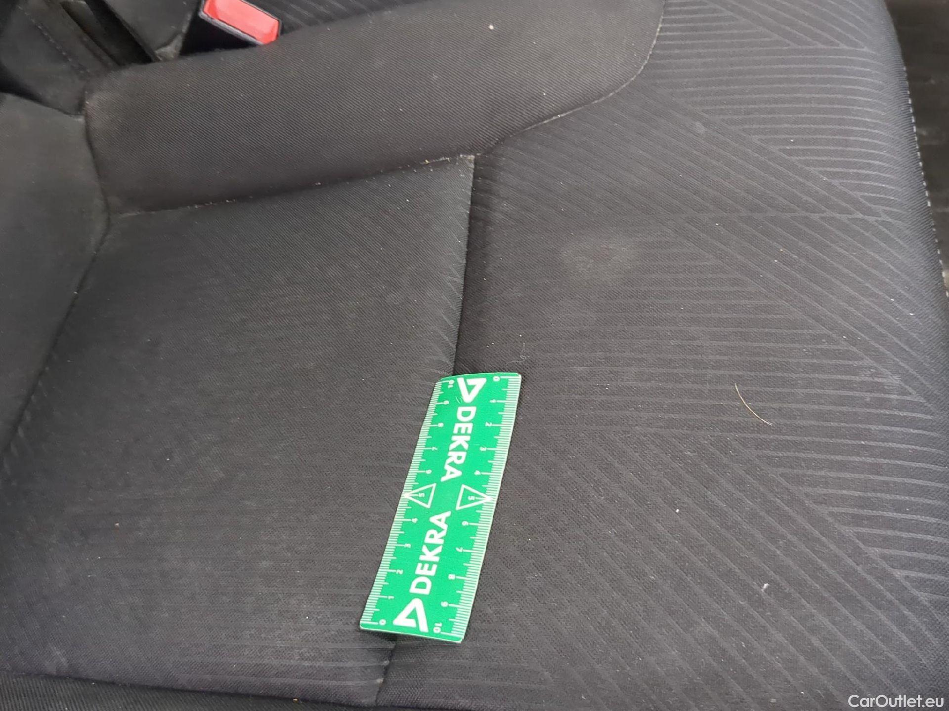  Renault  Trafic RENAULT  VU 4p Fourgon FG GCF L1H1 1000 dCi 95 E6 #7