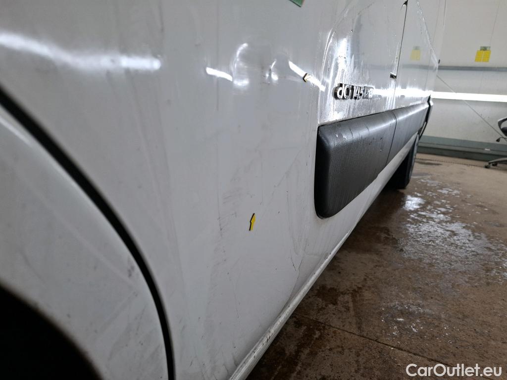  Renault  Master  III Fourgon L2H2 3 5 Grand Confort dCi #8