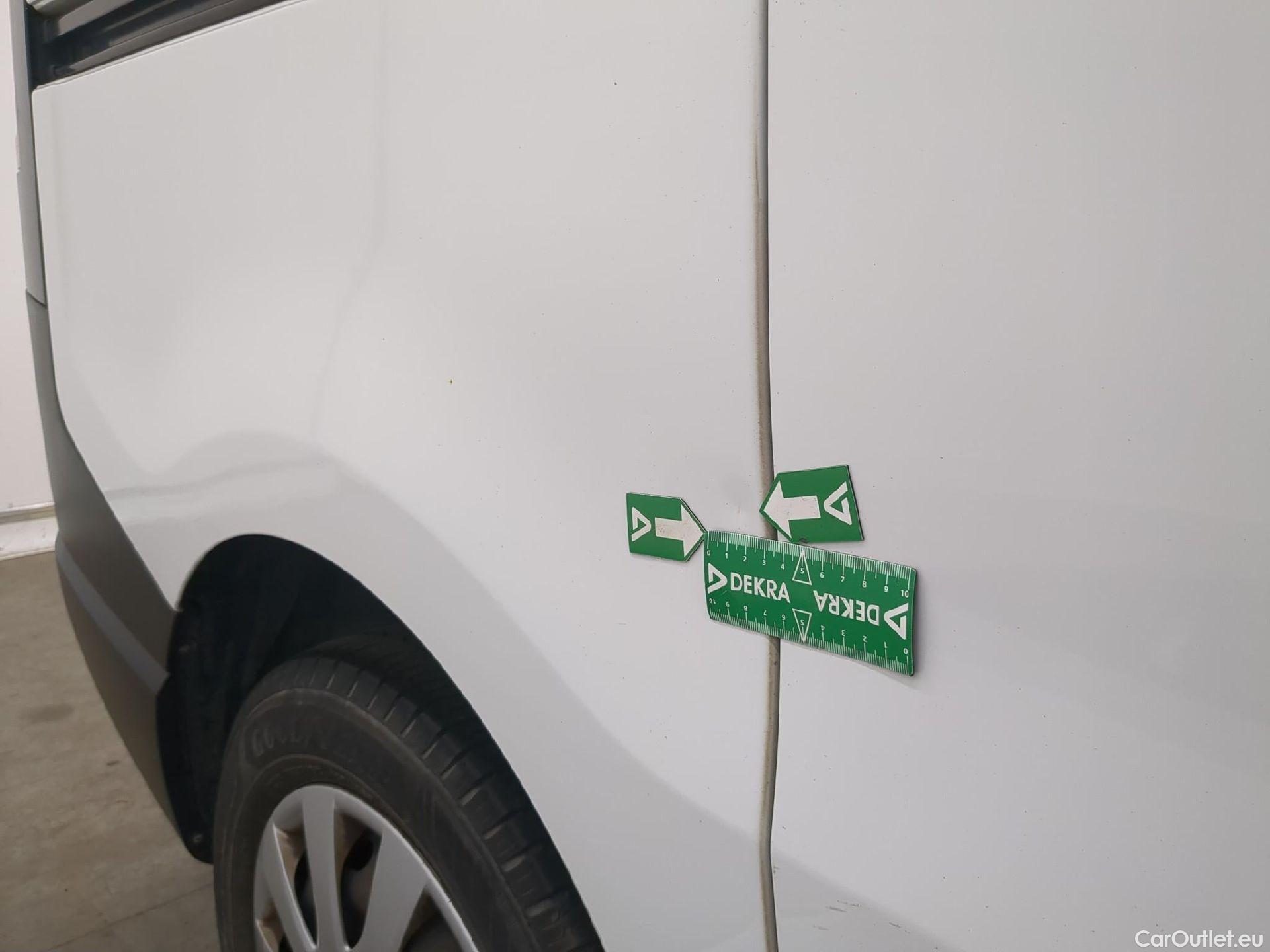  Renault  Trafic RENAULT  VU 4p Fourgon FG GCF L1H1 1000 dCi 95 E6 #10