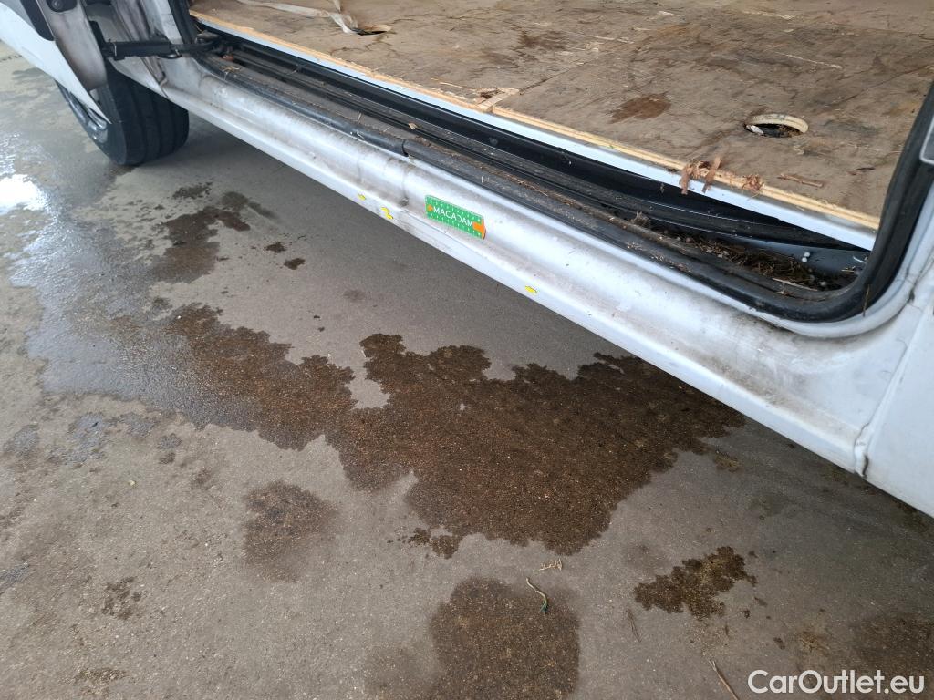  Renault  Master  III Fourgon L2H2 3 5 Grand Confort dCi #14