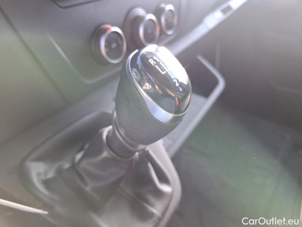  Renault  Master  Fourgon L3H2 3 5 Grand Confort dCi 135CV BVM6 E6dT 7 PLACES #28