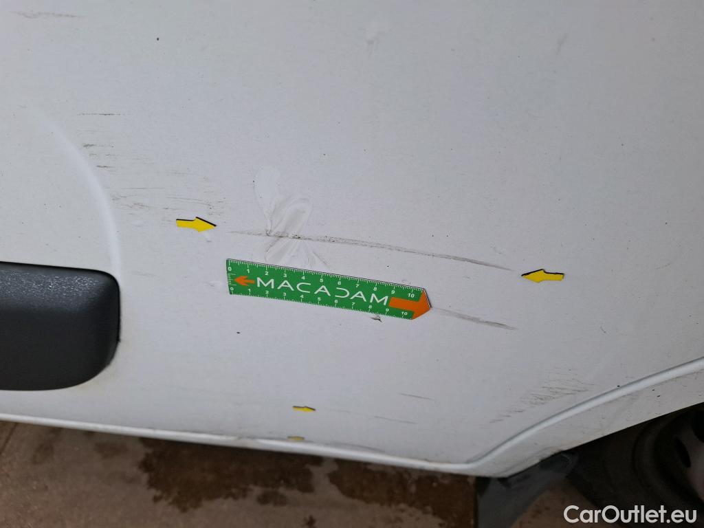  Renault  Master  III Fourgon L2H2 3 5 Grand Confort dCi #28