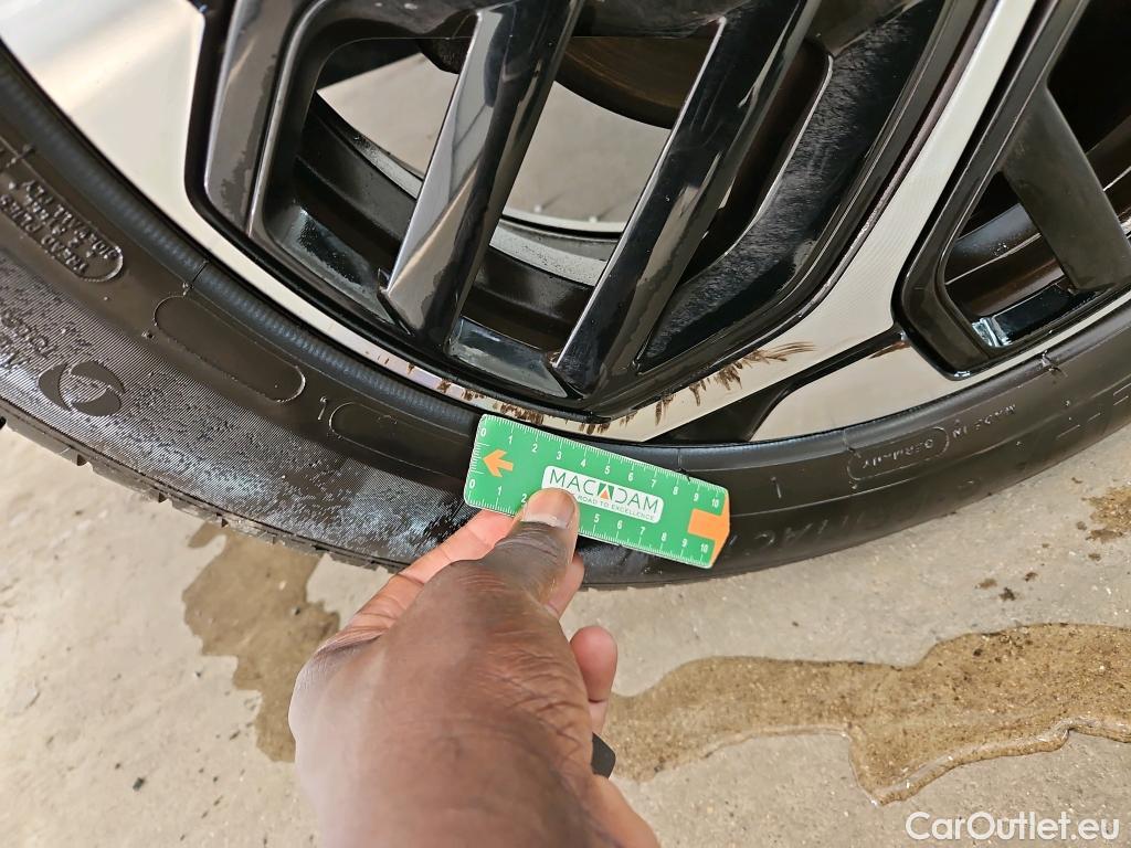  Citroen  C4 CITROEN  / 2020 / 5P / Berline PureTech 130 S&S EAT8 Shine #3