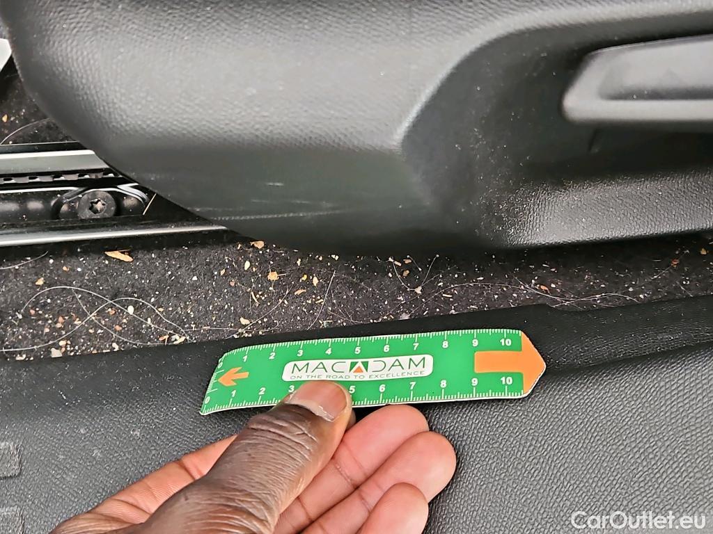  Citroen  C4 CITROEN  / 2020 / 5P / Berline PureTech 130 S&S EAT8 Shine #19