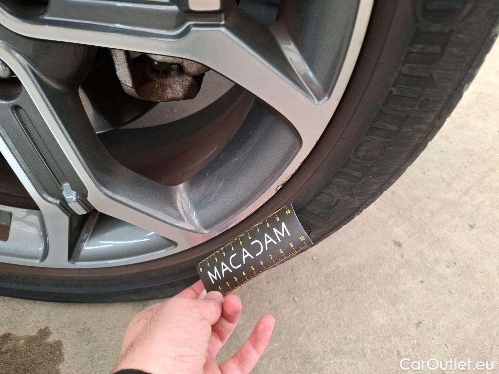  KIA  XCeed KIA  / 2019 / 5P / Crossover 1.6 GDI ISG PHEV BCKWHT EDITION DCT6(SP) / VO RECONDITIONNE - PHOTOS AVANT RECONDITIONNEMENT #13