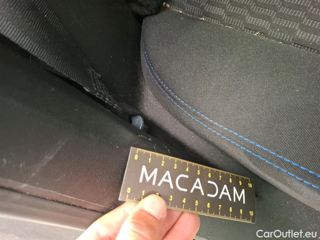  Peugeot  208  Signature 1.2 PureTech 80CV BVM5 E6dT #21