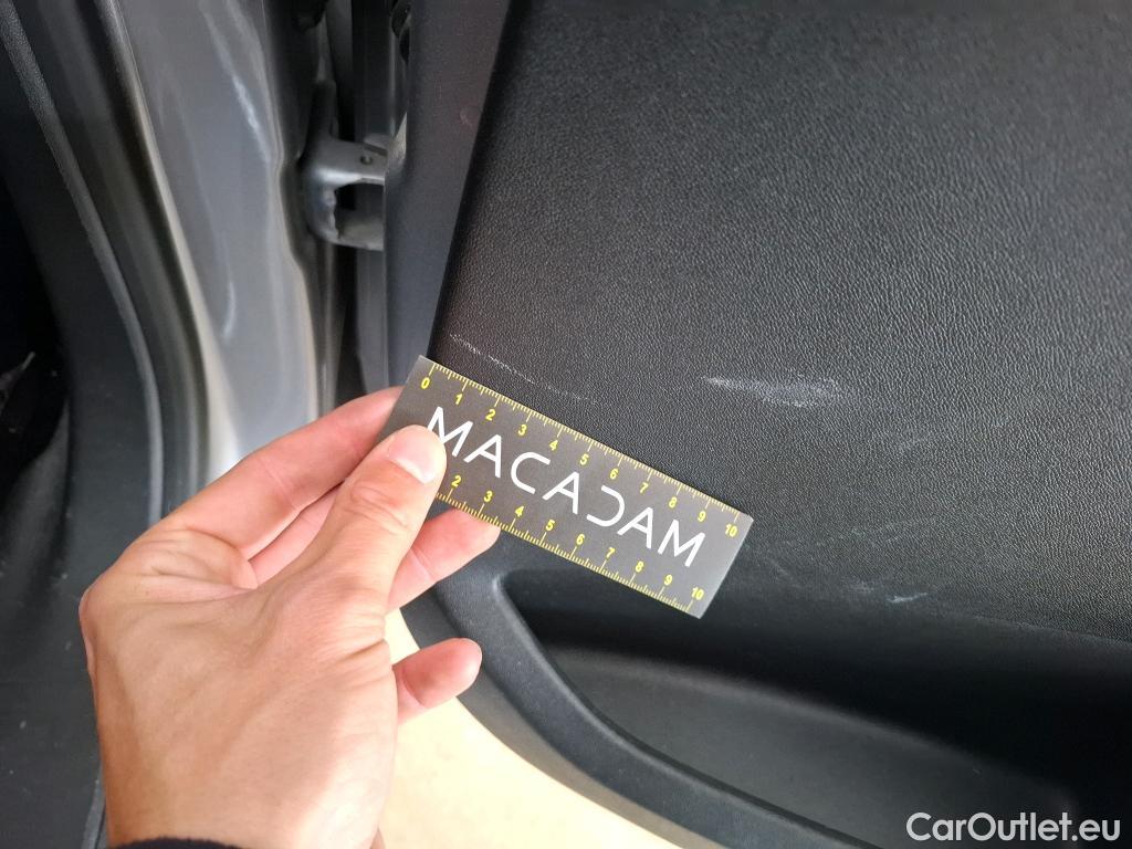  Peugeot  208  Signature 1.2 PureTech 80CV BVM5 E6dT #48