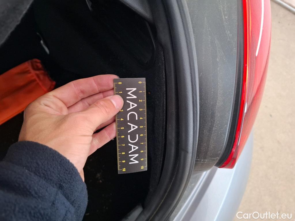  Peugeot  208  Signature 1.2 PureTech 80CV BVM5 E6dT #38