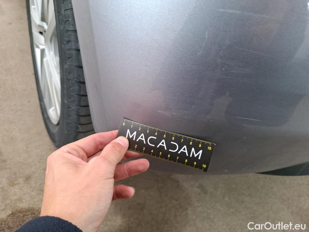  Peugeot  208  Signature 1.2 PureTech 80CV BVM5 E6dT #53