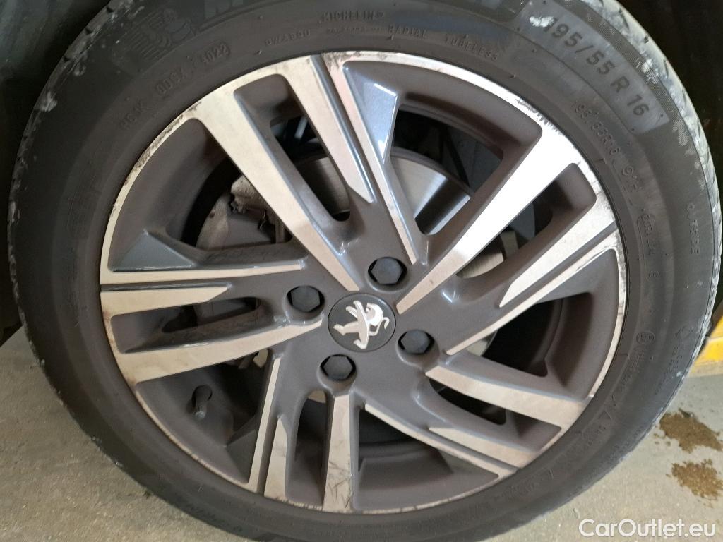  Peugeot  208  Allure Pack 1.2 PureTech 100CV BVA8 E6d #4