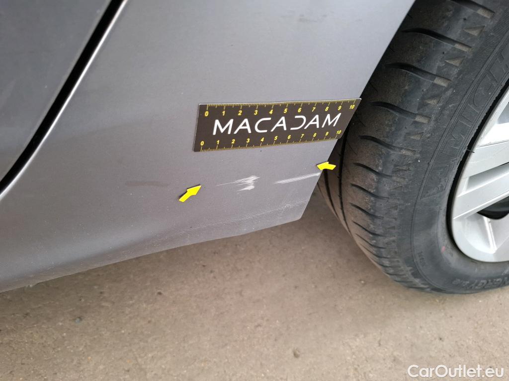  Peugeot  208  Signature 1.2 PureTech 80CV BVM5 E6dT #45