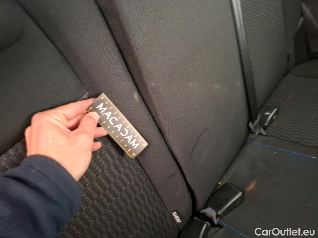  Peugeot  208  Signature 1.2 PureTech 80CV BVM5 E6dT #36