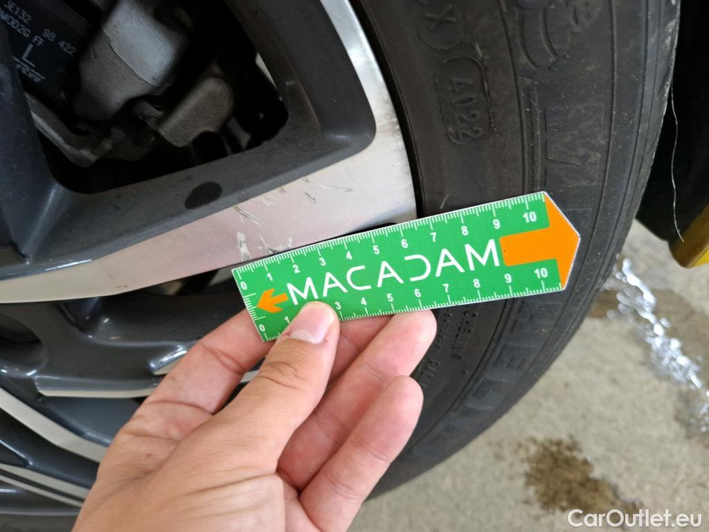  Peugeot  208  Allure Pack 1.2 PureTech 100CV BVA8 E6d #16