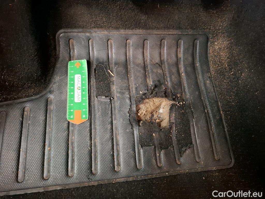  Peugeot  208  Allure Business 1.2 PureTech 100CV BVM6 E6d #2